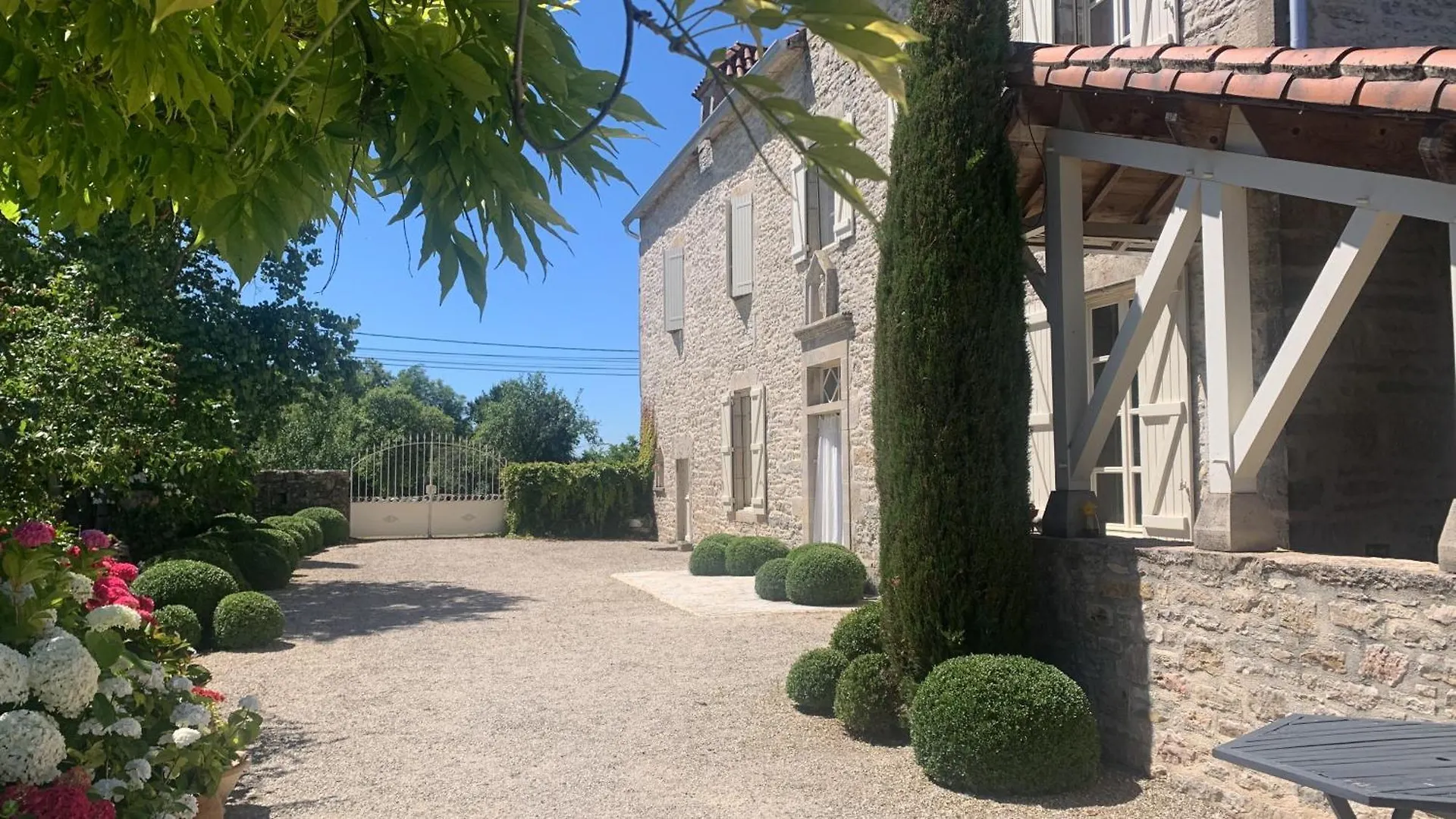 Bed & Breakfast Le Couvent Bed and Breakfast Saint-Jean-de-Laur