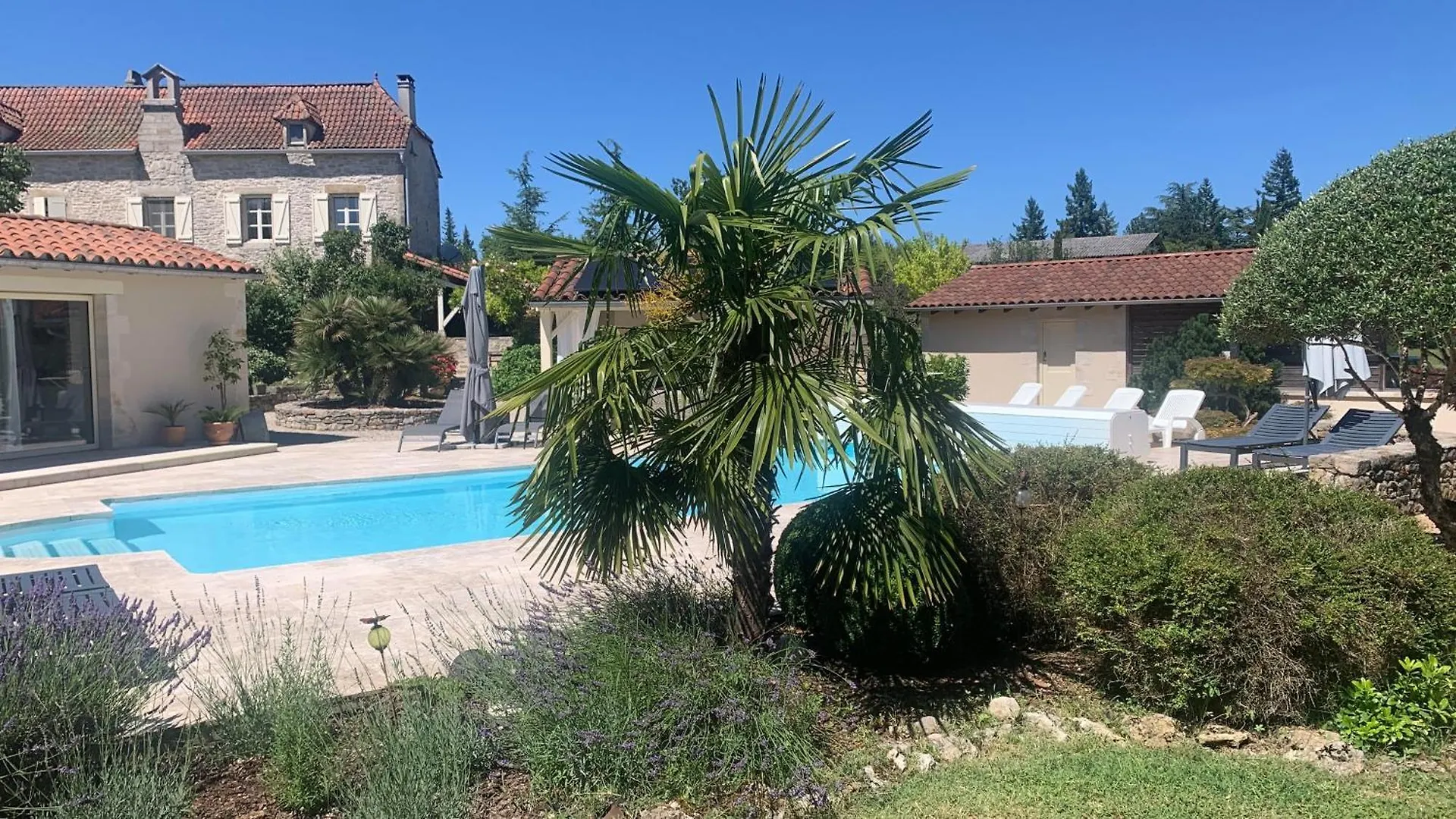 Le Couvent Bed and Breakfast Saint-Jean-de-Laur 5*,